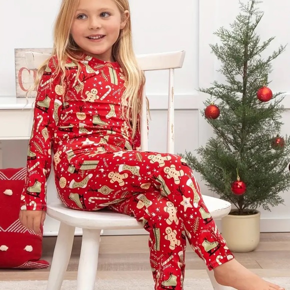 Girls Christmas Pajamas Gingerbread Bright Red NEW